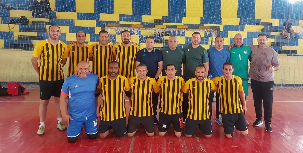 خماسي بتروتريد (45 عام)