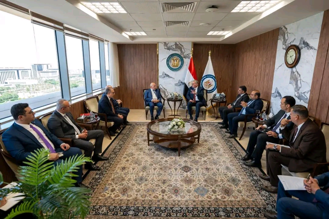 وزير البترول والثروة المعدنية يلتقي قيادات شركة آفاق للتعدين