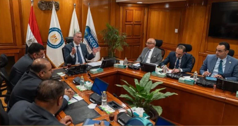 وزير البترول يتابع التوسع في طرح الفرص التعدينية بنظام القطاعات المفتوحة لجذب الاستثمارات