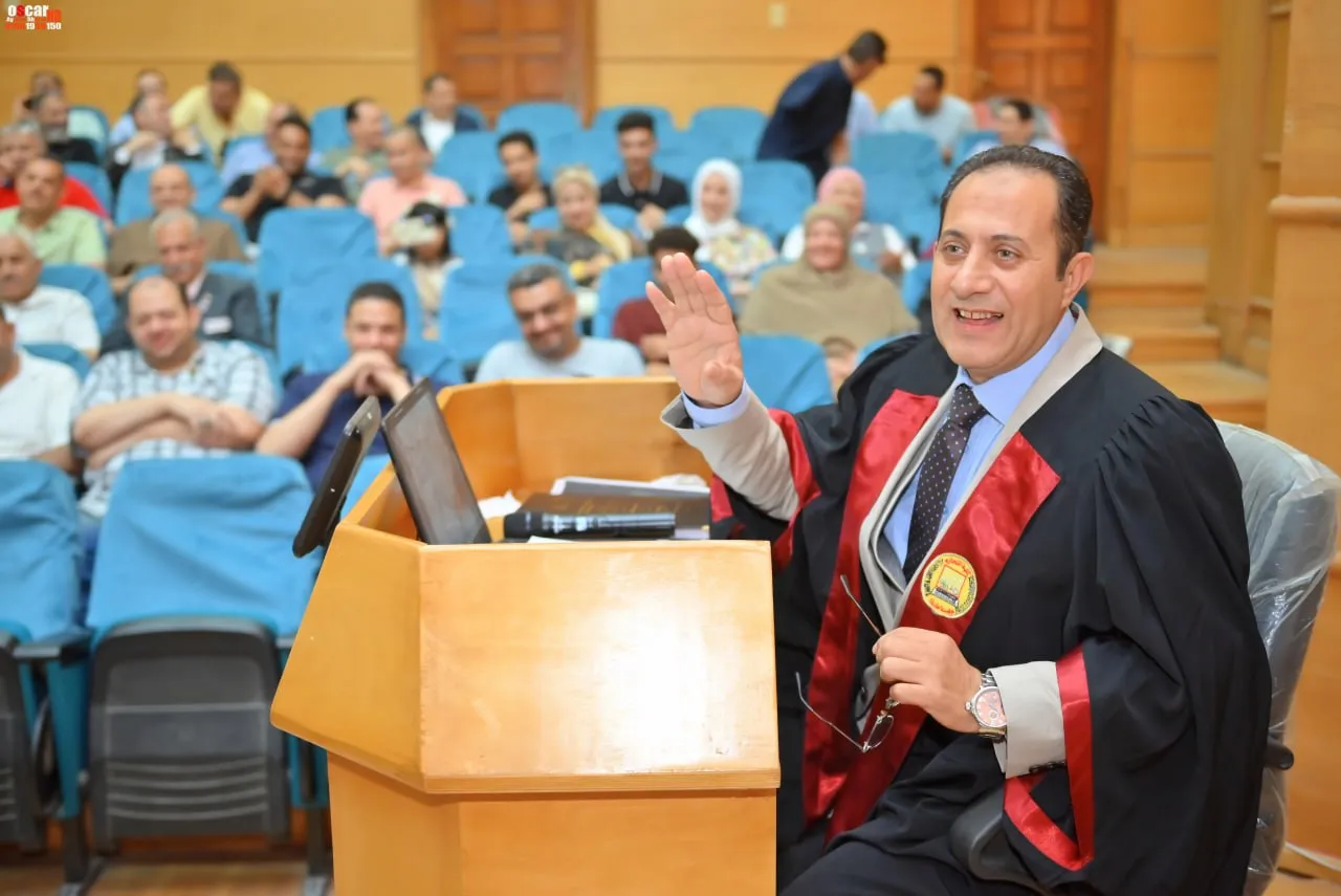 الزميل "زكريا دراز" يحصل على درجة الدكتوراة