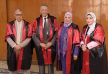 الزميلة منى مرسي نحصل على درجة الدكتوراه