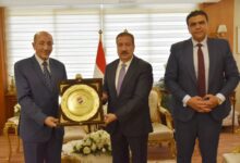محافظ بورسعيد يستقبل رئيس الاتحاد العام للشركات