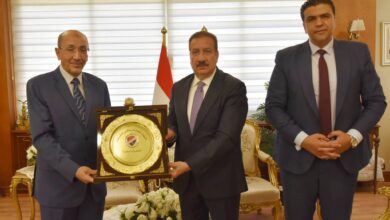 محافظ بورسعيد يستقبل رئيس الاتحاد الرياضي العام للشركات