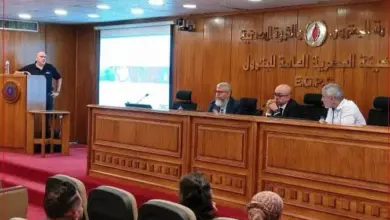 هيئة البترول تبحث تطبيق تقنية الغمر الحراري لتعزيز كفاءة تشغيل مراكز البيانات