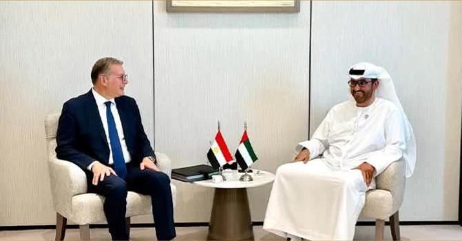 وزير البترول يبحث مع سلطان الجابر زيادة استثمارات أدنوك في استكشاف وإنتاج الغاز بمصر