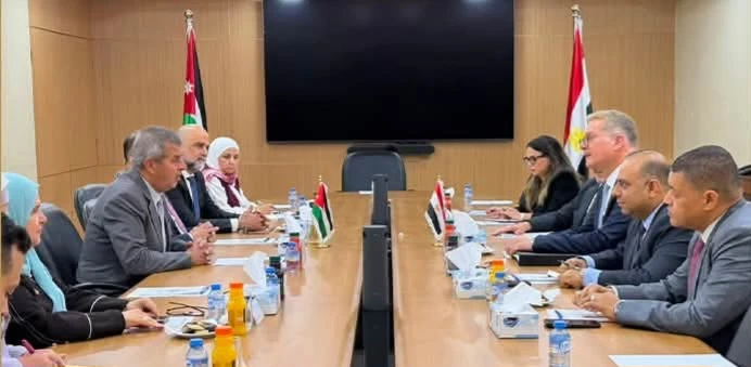 وزير البترول يبحث مع نظيره الأردني تعزيز التكامل في الطاقة والتعدين وفتح آفاق جديدة للشراكات