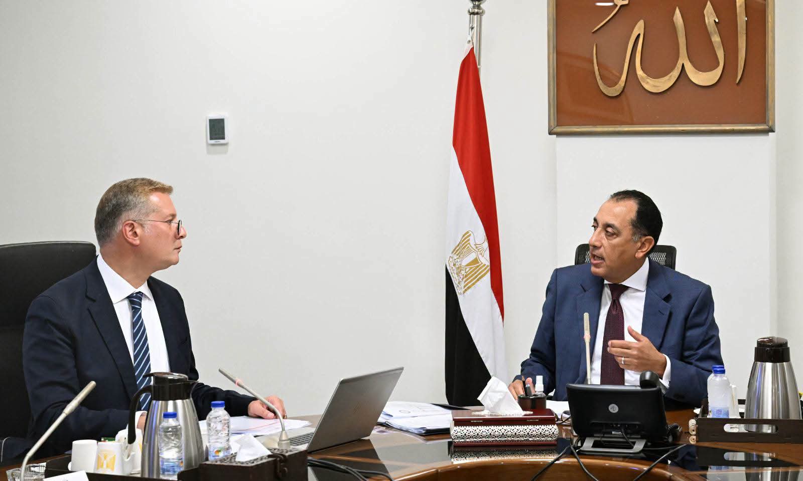 رئيس الوزراء يتابع مع وزير البترول عددًا من ملفات عمل الوزارة