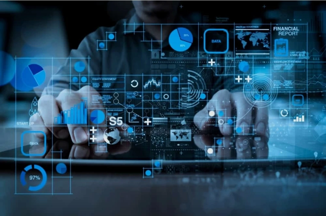مراقبة الإنتاج اللحظية في حقول النفط الرقمية 
