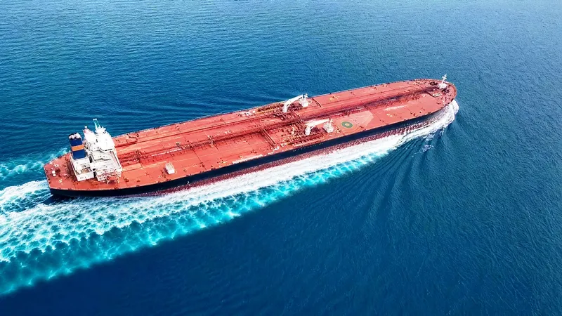 خفض الانبعاثات الكربونية في ناقلات النفط 