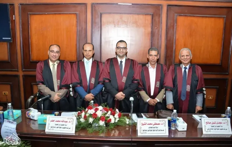 الزميل طارق أبوبكر بـ «إيبروم» يحصل على درجة الماجستير