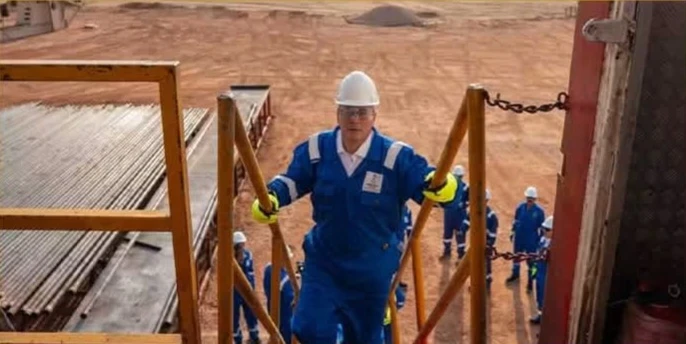 بعد توقف منذ 2022.. وزير البترول ومحافظ أسوان يتابعان عودة أعمال الحفر والإنتاج بحقل البركة