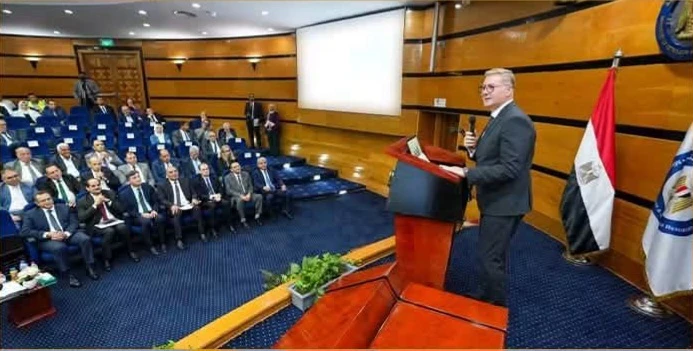 وزير البترول يعلن طرح مصر مزايدة عالمية كبرى للبحث عن البترول والغاز في 14 منطقة