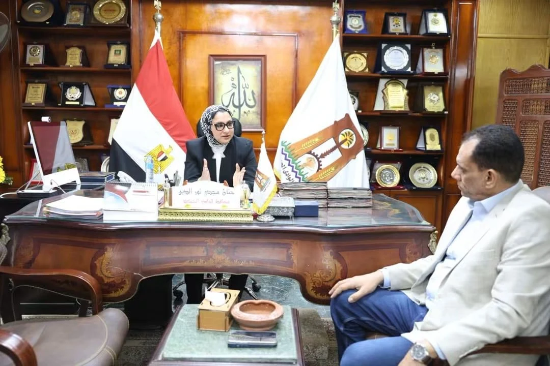 محافظ الوادي الجديد تبحث مع رئيس «فوسفات مصر» مستجدات مشروع إنتاج حمض الفوسفوريك