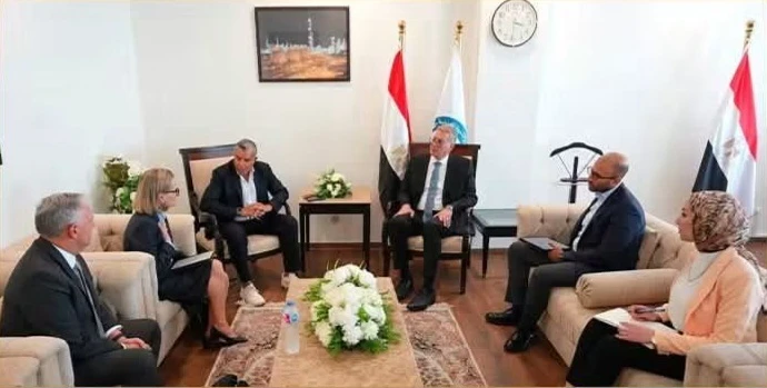 وزير البترول يبحث مع «فيلوكس» الأسترالية فرص الاستثمار في قطاع التعدين بمصر