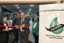المحاسب أحمد شحاتة يفتتح معرضي المستلزمات المدرسية والمنسوجات بشركة بتروتريد