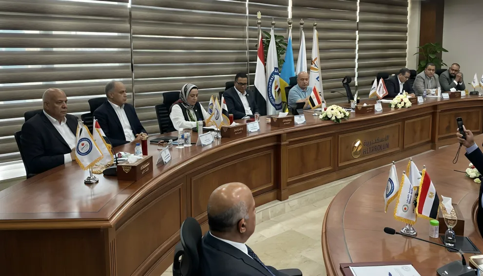 بمشاركة 9 شركات بترولية.. قطاع البترول يدعم تطوير وإنارة طريق النهضة بالإسكندرية