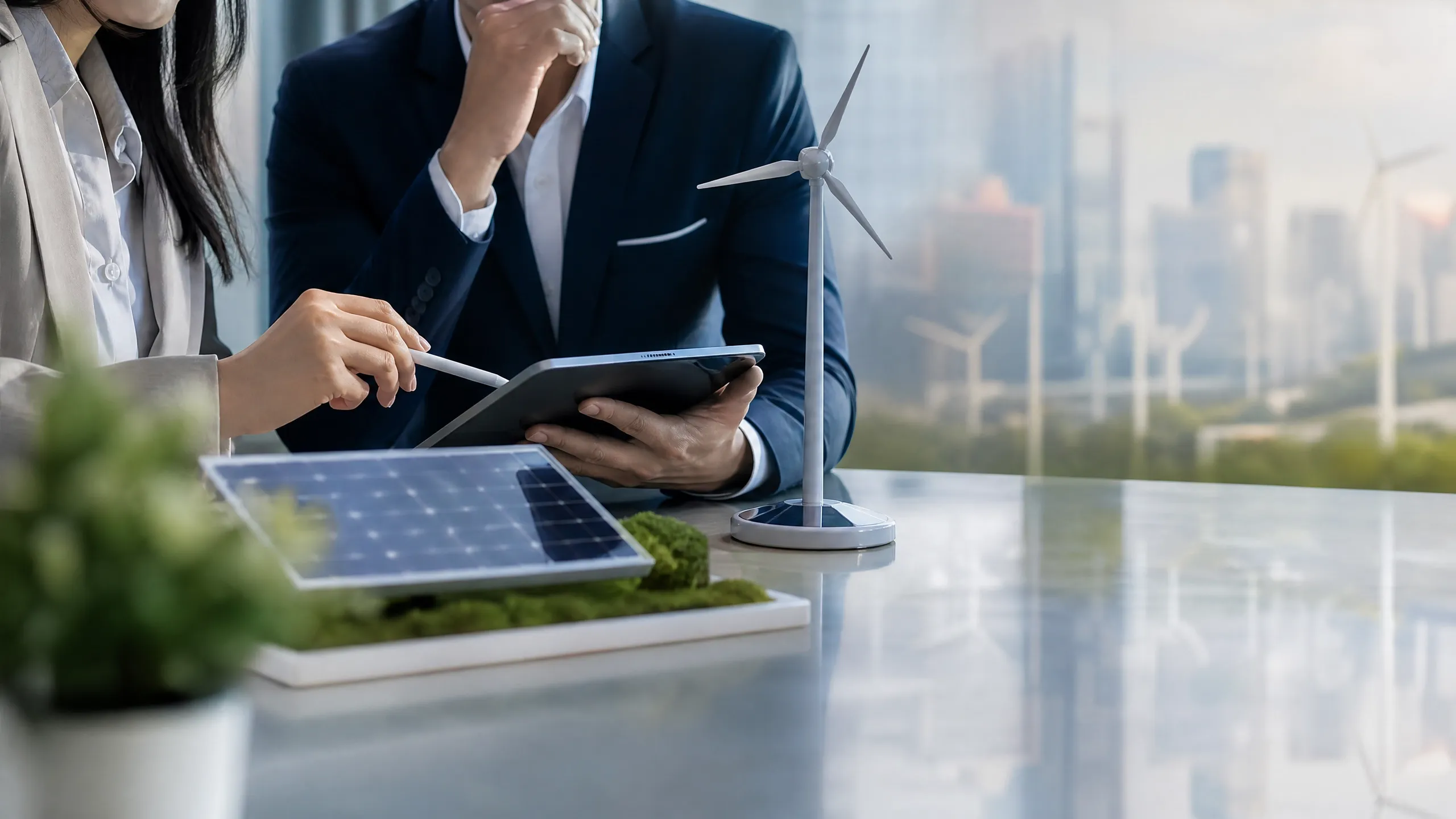 خفض الانبعاثات الكربونية وتمويل المشاريع الخضراء في قطاع الطاقة