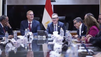وزيرا البترول والتخطيط يناقشان تطورات أداء القطاع وزيادة الإنتاج وتحسين الخدمات