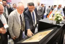 منتدى مصر للتعدين 2026.. رئيس هيئة الثروة المعدنية يبحث مع نجيب ساويرس التوسع في استثمارات الذهب