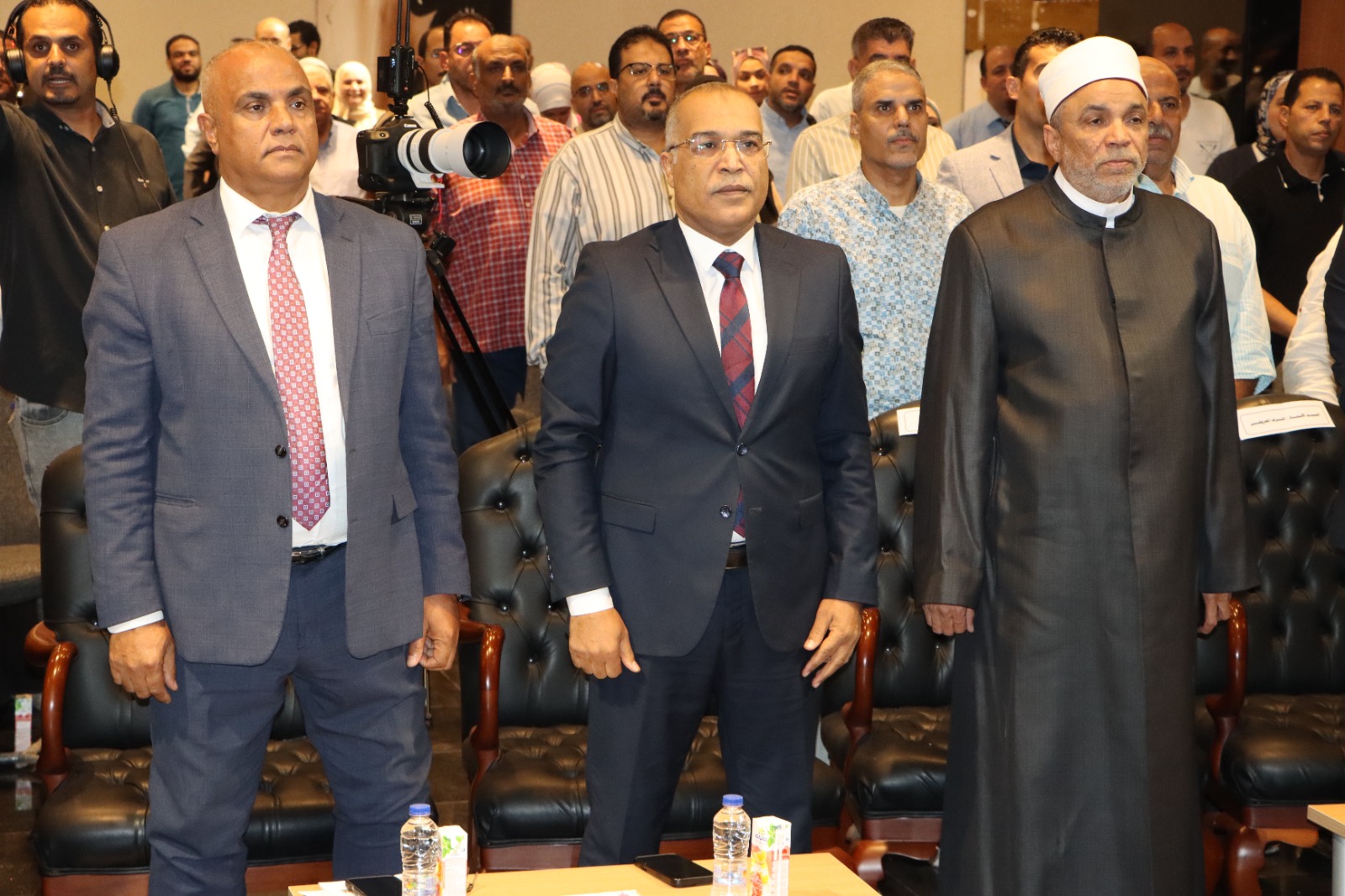 نقابة البترول تسلّم 250 تأشيرة عمرة للعاملين ضمن أولى رحلاتها في 2026