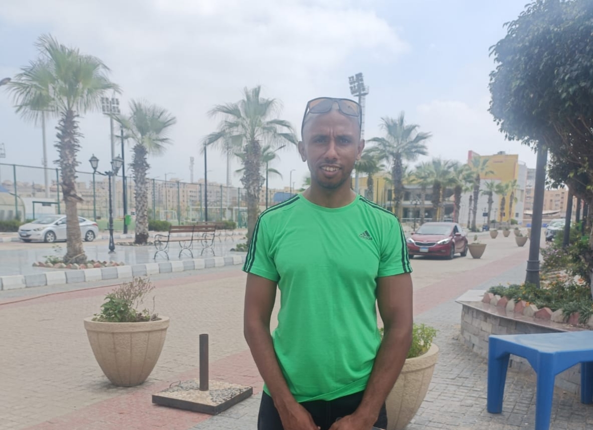 مصطفى فتح الله لاعب فريق ألعاب القوى لمتحدي الإعاقة بشركة الإسكندرية للبترول يحصد الميدالية الذهبية والمركز الأول في منافسات الوثب الطويل