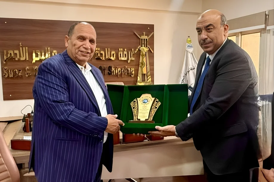 غرفة ملاحة السويس والبحر والأحمر تُكرم المحاسب أحمد شحاتة