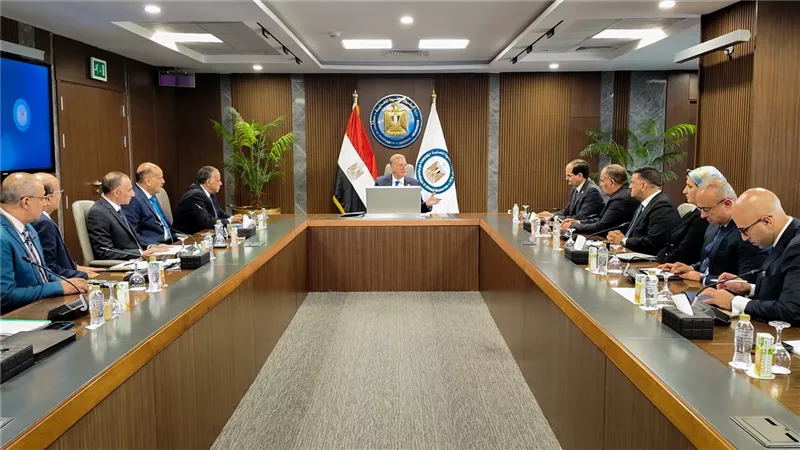 وزارة البترول تطور منظومة التعاقب الوظيفي لاكتشاف الكفاءات وإعداد قيادات المستقبل