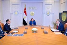 الرئيس السيسي يجتمع مع رئيس الوزراء ووزيري البترول والصناعة