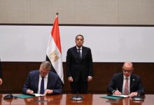 رئيس الوزراء يشهد توقيع بروتوكول تعاون بين وزارتي البترول والاستثمار