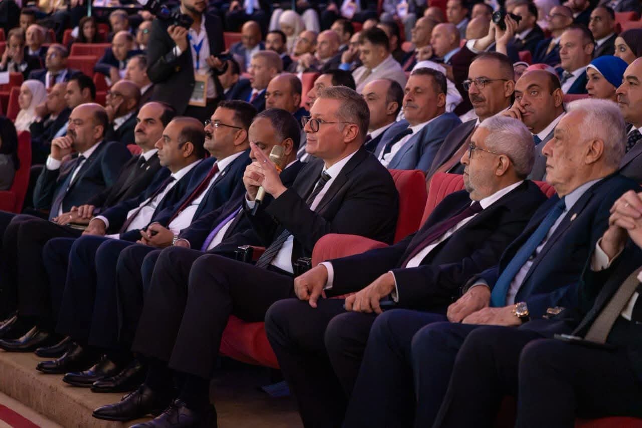 وزير البترول يشهد جلسة حوارية مع طلاب هندسة البترول والجيولوجيا