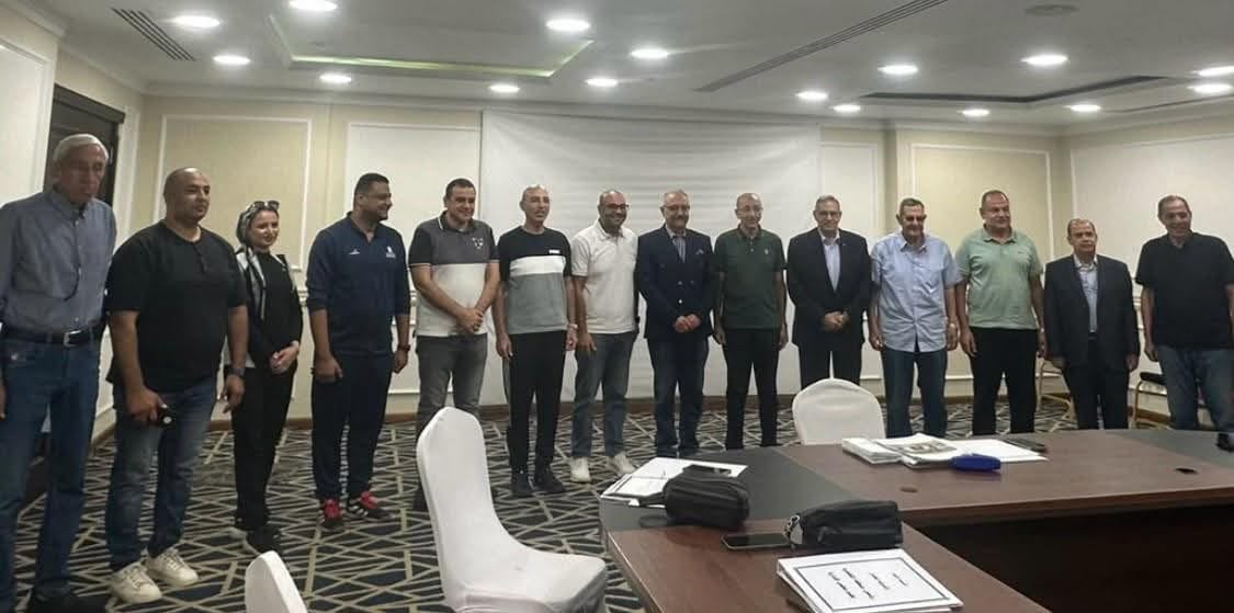 رئيس اتحاد الشركات يؤكد دعم لعبة البادل وزيادة انتشارها