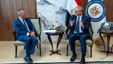 وزير البترول يبحث مع «نسر» العالمية فرص إنتاج البترول غير التقليدي في مصر