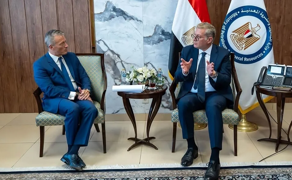 وزير البترول يبحث مع «نسر» العالمية فرص إنتاج البترول غير التقليدي في مصر