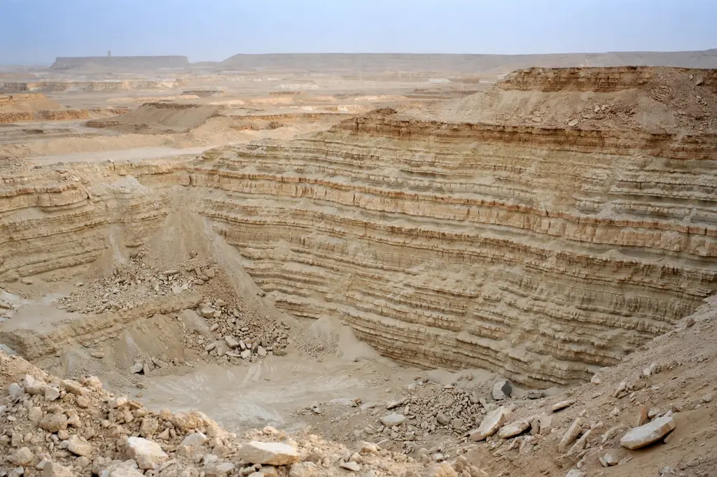 المعادن المصرية في أسوان والوادي الجديد